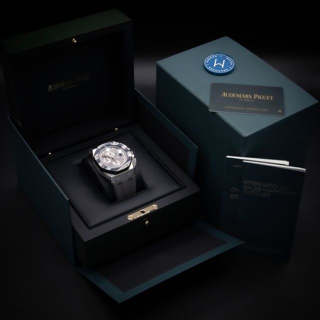 Audemars Piguet Royal Oak Offshore 26400IO.OO.A004CA.01 Image 7